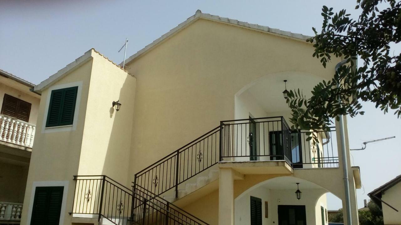 Appartement Arija à Bilice Extérieur photo